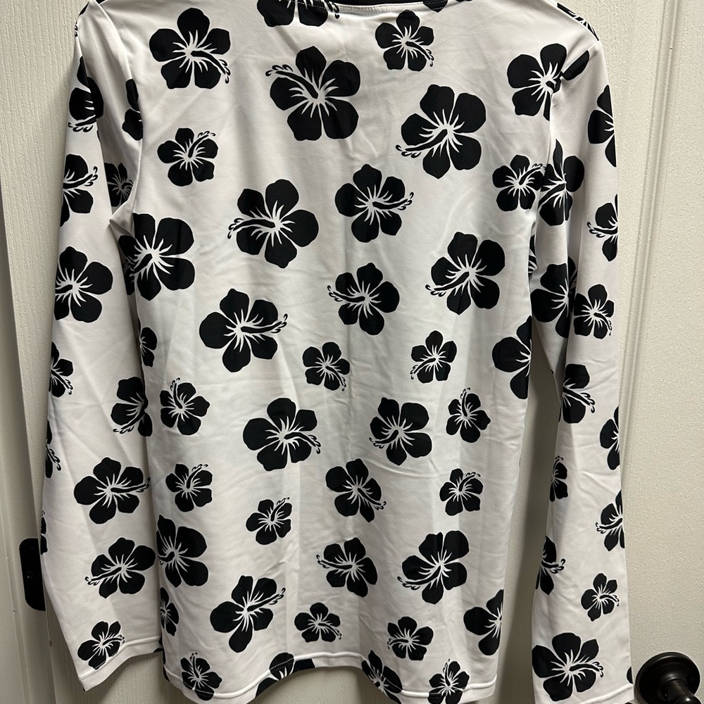 Disney Parks SET Black and White Floral Top and Bottom swimmer size M/ NWT#700 - Picture 3 of 5